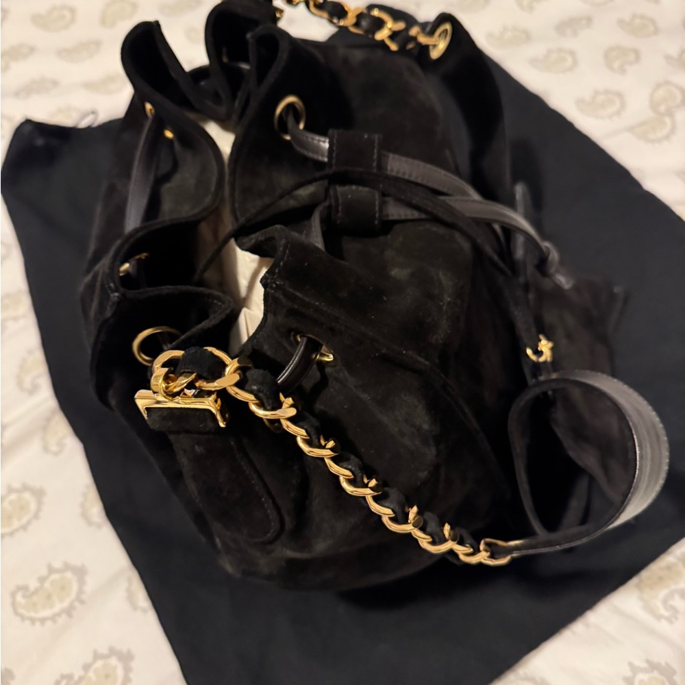 CHANEL Black Suede Drawstring bag with stitched CC Logo & 24k Gold dipped Chain - Picture 2 of 7